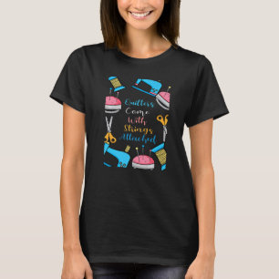 T-shirt Les Chaussures Comportent Des Chaînes Fixées 1