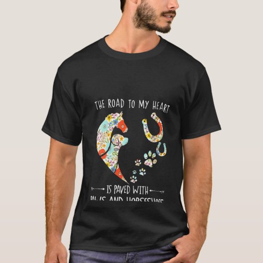 T-shirt Les Femmes La Route Vers Mon Coeur Est Pavée De Pa (Devant)
