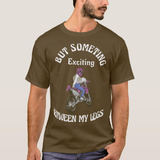 T-shirt Les Femmes Mettent Quelque Chose D'Excitant Entre