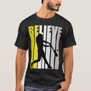 T-shirt Les femmes rétro-Jaunes croient que le baseball es
