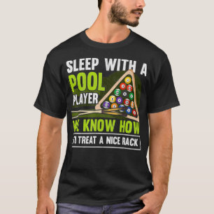 T-shirt Les hommes dorment avec une joueuse de billard drô