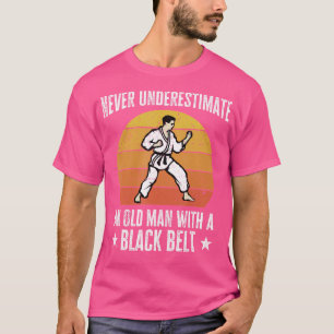 T-shirt Les Hommes Ne Sous-Estiment Jamais Un Vieux Homme