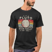 T-shirt Les hommes n'oublient jamais Pluton Planet Retro S (Devant)