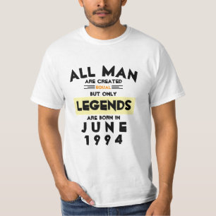 T-shirt Les légendes personnalisées sont nées en mois anné