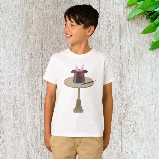 T-shirt Les Magiciens Rabbit Dans Un Casquette