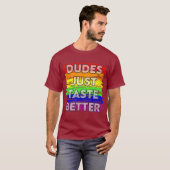 T-shirt Les mecs mangent une meilleure idée de cadeau Gay  (Devant entier)