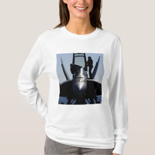 T-shirt Les pilotes conduit une inspection avant le vol