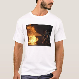 T-shirt Les sapeurs-pompiers s'éteignent un sapin simulé