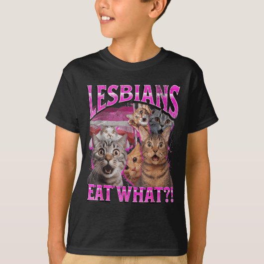 T-shirt Lesbians Eat What_! Funny Cat Gay Pride Lgbtq Pun  (Devant)