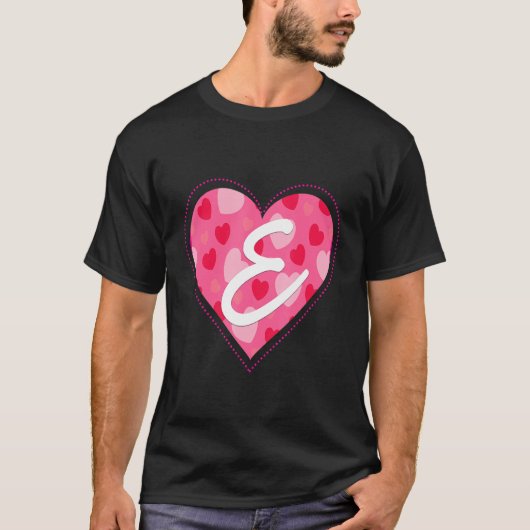 T-shirt Lettre Monogramme initiale E Motif cardiaque pour  (Devant)