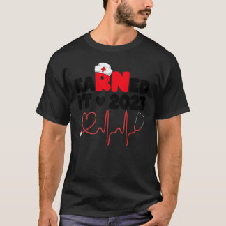 T-shirt L'étudiante en soins infirmiers a mérité cela Dipl