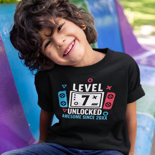 T-shirt LEVEL 7 UNLOCKED Gamer Birthday – Custom Year