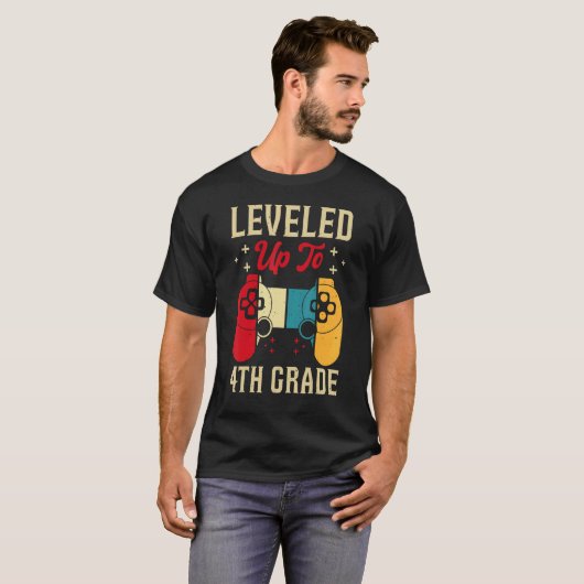 T-shirt Leveled Up To 4th Grade Gamer Back To School First (Devant entier)