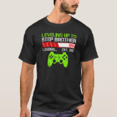 T-shirt Leveling Up To Step Brother Est 2023 Nouveau Frère (Devant)