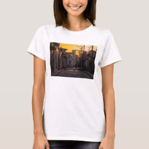 T-shirt Lever de soleil au-dessus de rue de ville de