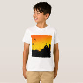 T-shirt lever du soleil sur la ferme (Devant entier)