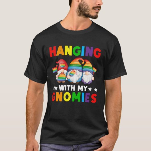 T-shirt LGBT Pride LGBTQ Rainbow Gnomies Hanging with my (Devant)