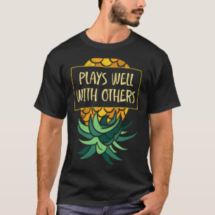 T-shirt L'homme à l'envers joue aux autres drôle d'ananas