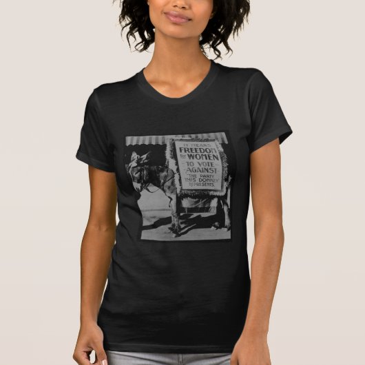 T-shirt Liberté pour des femmes ! (Devant)