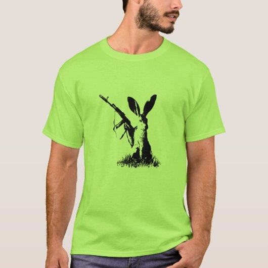 T-shirt Lièvre avec la kalachnikov AK-74 (Devant)