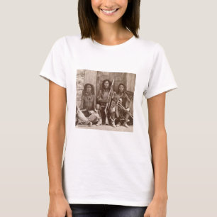 T-shirt L'Indien trois brave, photographié par l'anglais