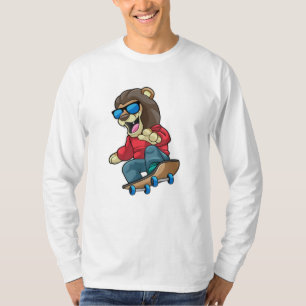 T-shirt Lion as skater with skateboard