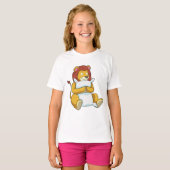T-shirt Lion dormant avec un oreiller (Devant entier)