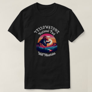 T-shirt L'itinérance majestueuse de loup au coucher du sol