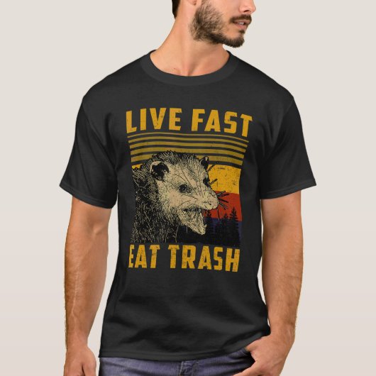 T-shirt Live Fast Eat Trash Raccoon Camping Ou Randonnée (Devant)