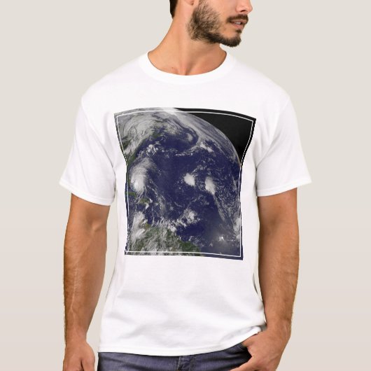 T-shirt L'Ouragan Irene Traverse Les Bahamas. (Devant)