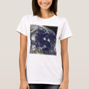 T-shirt L'Ouragan Irene Traverse Les Bahamas.