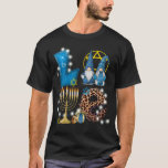 T-shirt LOVE Gnomes Hanoukka Décorations Chanukah<br><div class="desc">Un cadeau hanoukka amusant et le design de festival juif pour les juifs. Un design parfait pour fêter hanoukka ou Noël.</div>