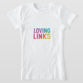 T-Shirt "Loving Links" présente un design charmant de t-sh (Poser)