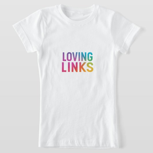 T-Shirt "Loving Links" présente un design charmant de t-sh (Poser)