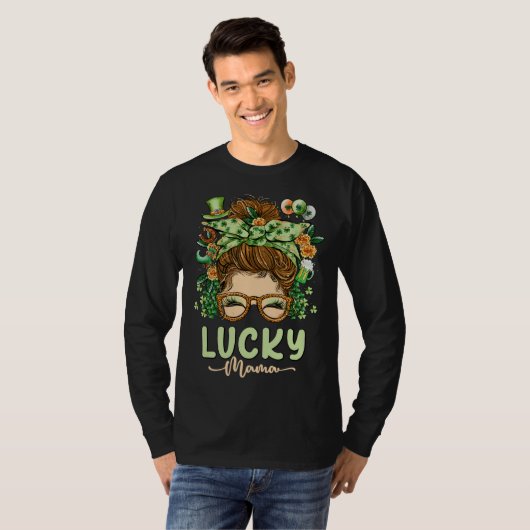 T-shirt Lucky Mama St Patricks Day 2023 Mom Messy Bun Iris (Devant entier)