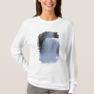 T-shirt Lumière du soleil sur des cascades du côté d'un