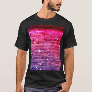 T-shirt Lumière néon : mur de brique vide.