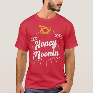 T-shirt Lune de miel pour la mariée et le marié passant la