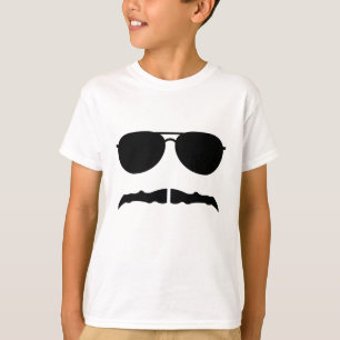 T-shirt lunettes de soleil et 'stache