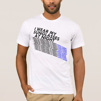 T-shirt lunettes de soleil la nuit