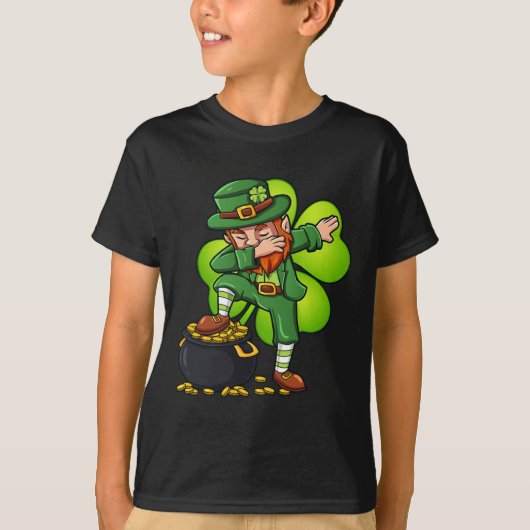 T-shirt Lutin qui se d dabbing avec trèfle Saint Patrick (Devant)