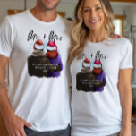 T-shirt M. et Mme Script couples chrétiens<br><div class="desc">M. et Mme,  chemises de noël personnalisées. Cette aquarelle a une illustration tendance d'un couple portant des chapeaux santa. "Mr & Mrs" est écrit à la main dans un script moderne et le modèle est prêt à vous ajouter votre texte personnalisé,  vos noms et l'année.</div>