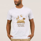 T-shirt Magic Lives Between the Pages | Vintage Book Lover (Devant)