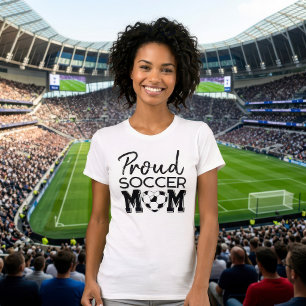 T-shirt Maillot personnalisé de maman de footballeuse fièr