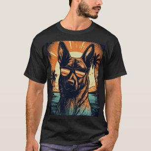 T-shirt Malinois belge à la plage tropicale au coucher du
