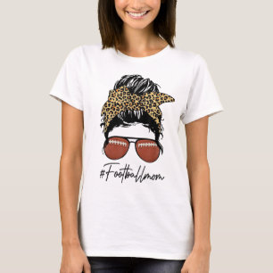 T-shirt Maman De Football Avec Leopard Et Messy Bun