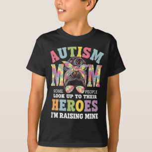 T-shirt Maman de l'autisme élevant un héros chignon désord