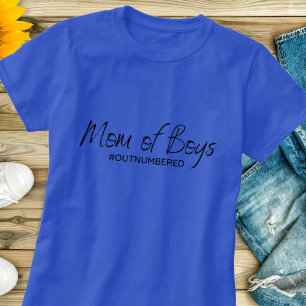 T-shirt Maman des garçons en nombre dépassé Chemise