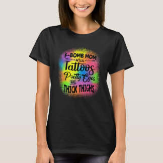 T-shirt Maman F Bomb Tie Dye Avec Tatouages Beaux Yeux Et