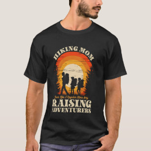 T-shirt Maman randonneuse élevant des aventuriers Rétro co